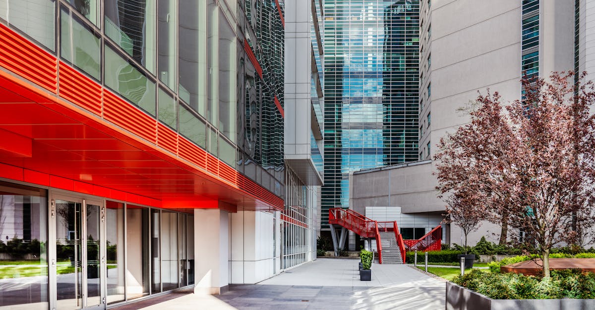 discover our commercial rental offers tailored to your needs. enjoy modern, well-located spaces to develop your activity. contact us to learn more!