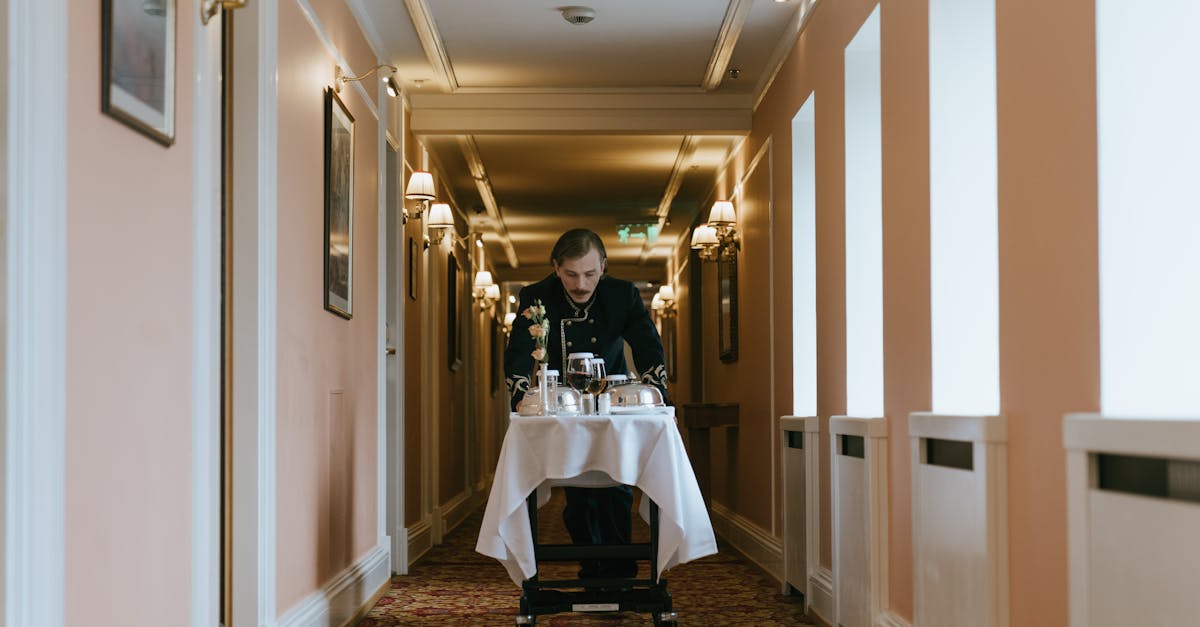 Discover our high-end concierge services designed to simplify your daily life. Whether for household chores, event management, or personalized services, our dedicated team is available to meet all your needs.