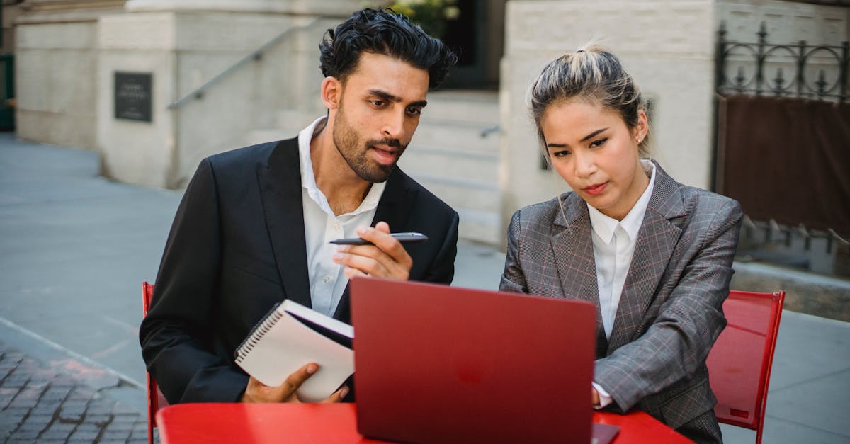 découvrez le mode de vie des digital nomads, ces professionnels qui allient travail et voyage. apprenez comment ils exploitent la technologie pour travailler de n'importe où, tout en explorant le monde. inspirez-vous de leurs expériences et conseils pour embrasser la liberté et la flexibilité d'une carrière nomade.