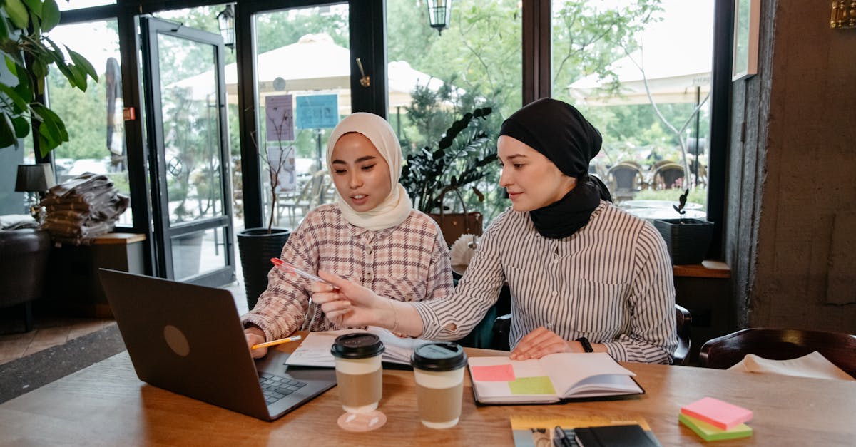 découvrez le mode de vie des digital nomads : une quête d'aventure et de liberté, combinant travail et voyages à travers le monde. explorez des conseils, des destinations inspirantes et des témoignages pour réussir votre vie de nomade numérique.