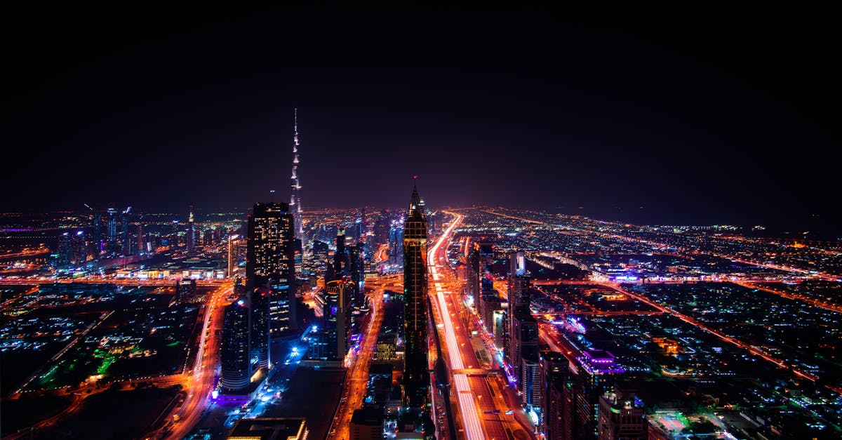 découvrez dubaï, la ville fascinante des émirats arabes unis, où modernité et traditions se rencontrent. explorez des gratte-ciel emblématiques, des centres commerciaux de luxe, et la culture vibrante qui font de dubaï une destination unique au monde. que vous souhaitiez profiter de la plage, déguster une cuisine exquise ou vivre des aventures palpitantes, dubaï a tout pour plaire.