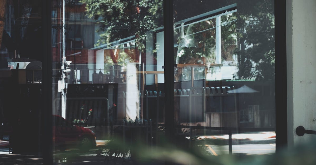 découvrez l'importance des relations de voisinage, comment entretenir une bonne entente avec vos voisins et les bénéfices d'une communauté harmonieuse. apprenez des conseils pratiques pour résoudre les conflits et favoriser l'entraide au sein de votre quartier.