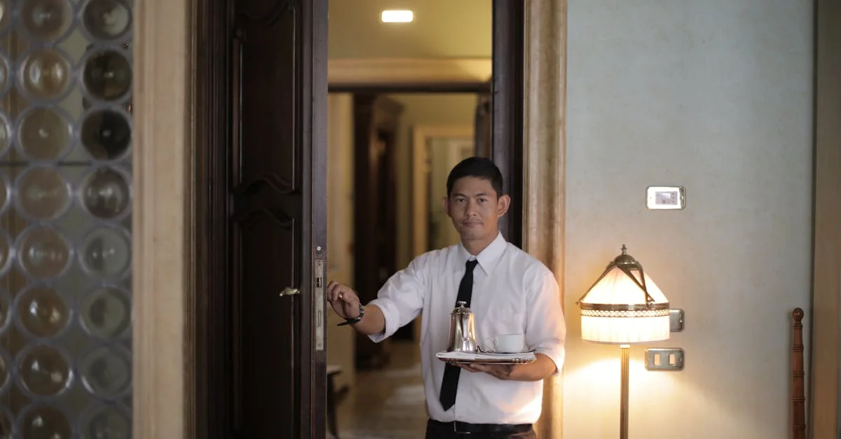 découvrez nos services de concierge personnalisés pour faciliter votre quotidien. que ce soit pour des tâches ménagères, la planification d'événements ou la gestion de vos besoins personnels, notre équipe est à votre écoute pour vous offrir une expérience sur mesure.