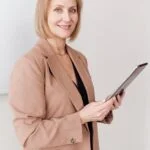 découvrez comment maximiser votre succès dans la location à court terme avec des conseils pratiques, des stratégies efficaces et des astuces pour attirer les voyageurs tout en optimisant vos revenus.