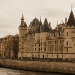 Conciergerie Airbnb Bordeaux : rentabilité, tarifs et comparaison 2025